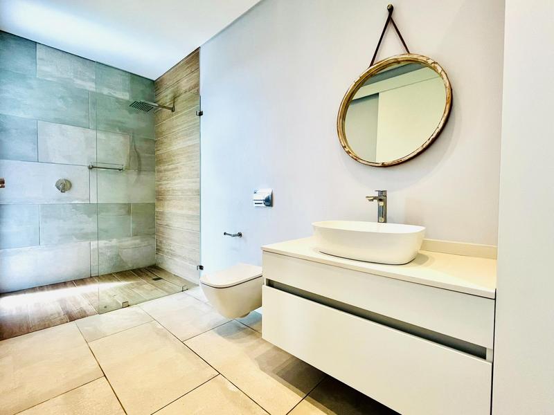 4 Bedroom Property for Sale in Constantia Western Cape